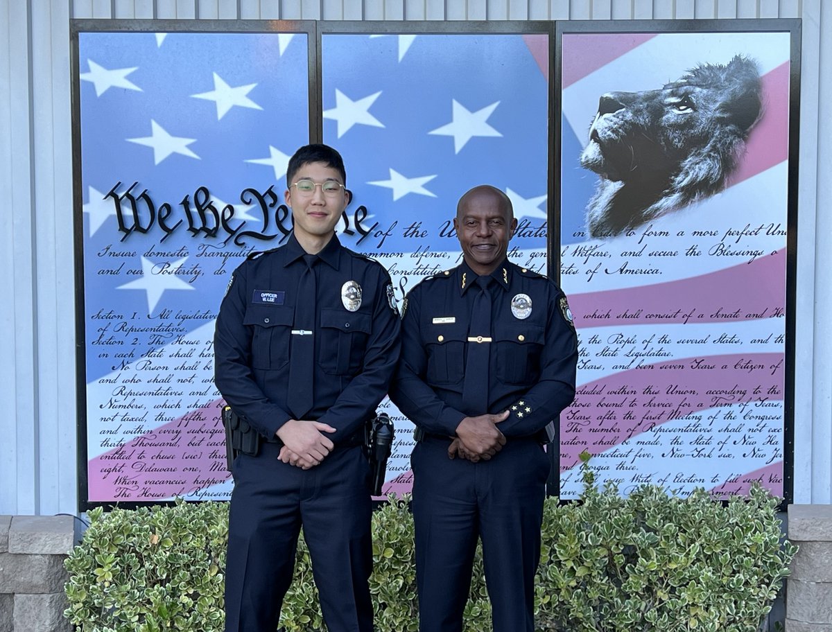 BvuePD's tweet image. Yesterday, Bellevue Police added a new officer to its ranks.
Please welcome Officer Lee to the department! Now that he's graduated from the Academy, he will receive Bellevue-specific training at headquarters.
Congratulations on this achievement, Officer Lee!