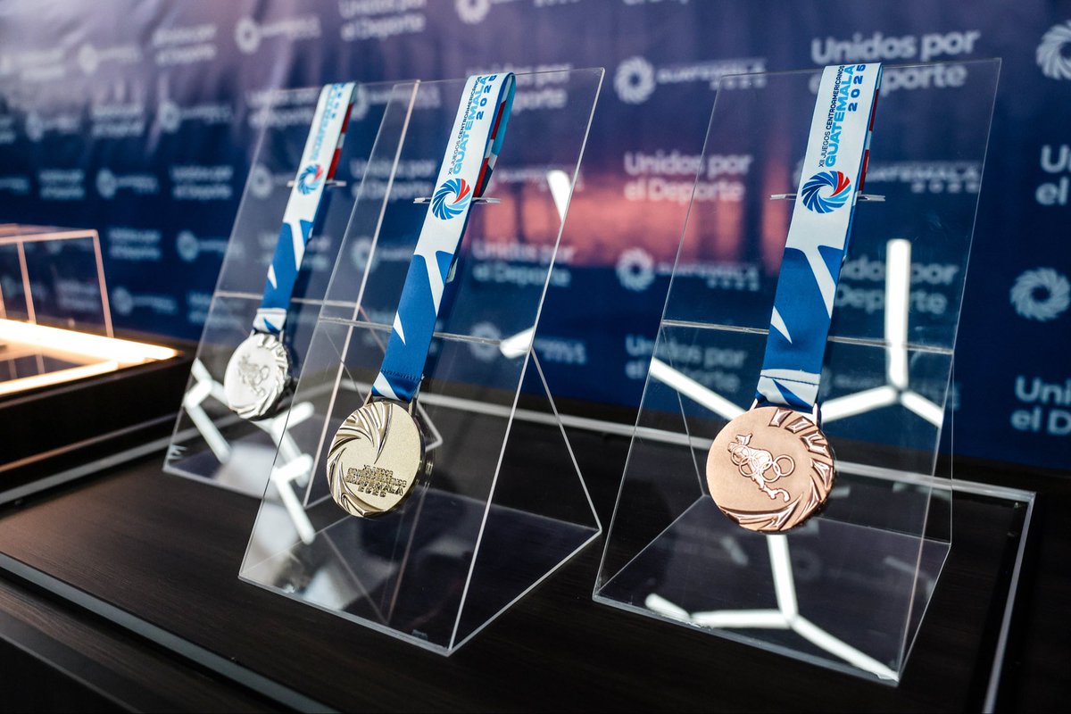 💫 Más que metal, son símbolo de sueños cumplidos.

Cada medalla guarda el eco de miles de horas de esfuerzo, la pasión de los atletas y el orgullo de todo un país ✨🔥💙

🇧🇿🇨🇷🇸🇻🇬🇹🇭🇳🇳🇮🇵🇦
#UnidosPorElDeporte