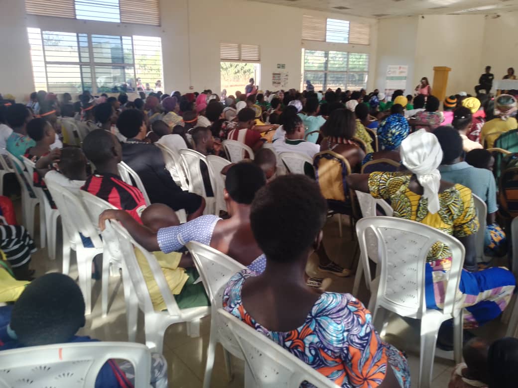 Uyu munsi twizihije Umunsi mpuzamahanga w'umugore wo mucyaro ufite Insanganyamatsiko igira iti :"Umugore ni Uw'Agaciro," tukaba twifatanije n'Umuyobozi w'Akarere wungirije Ushinzwe imibereho myiza y'Abaturage <a href="/YImanishimwe/">yvette imanishimwe</a> yashimye uruherwa buriwese muguteza Umugore imbere.