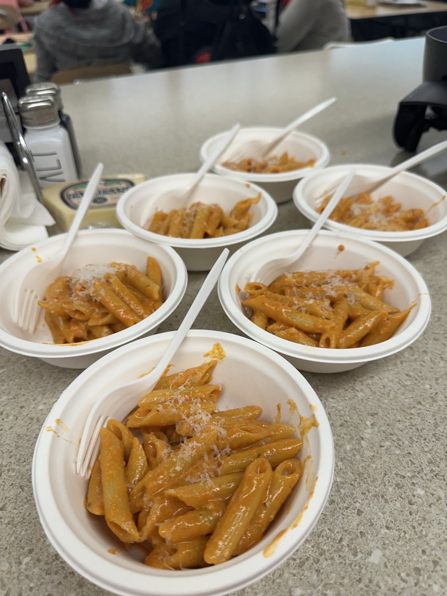 mrs_mnaro's tweet photo. We took 💗PINK OUT DAY💗to a whole new level today with our weekly cooking lab! Students whipped up some Penne Rosa. This pink sauce has all the feels…cheesy, rich, and downright delicious! B106 had B-Hall smelling like Little Italy! 🇮🇹 @WeAreHTSD @HTSD_Grice https://t.co/nyu7d1T3py
