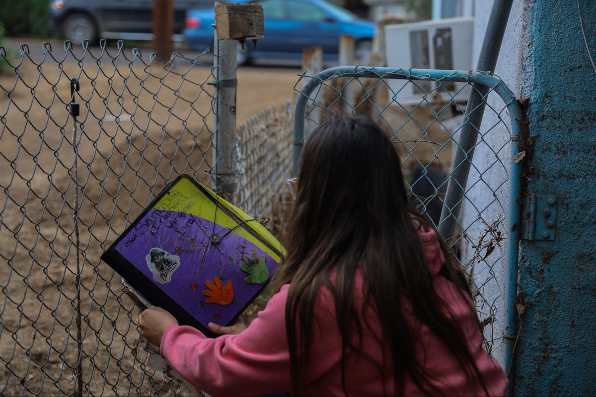 cronkitenews's tweet photo. In Globe, Arizona, major floods washed away houses, vehicles and businesses. Weeks later, the Salvation Army and community members are putting the pieces back together.
Lorenzo Gomez has the full story on Cronkite News. https://t.co/c6UtzwS7nJ