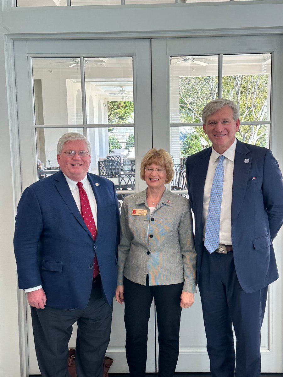 It was a great finish to #alabamaiday! I was joined by <a href="/AlabamaDOI/">Alabama Department of Insurance</a>
Commissioner Mark Fowler for a tour of the <a href="/culverhouseua/">Culverhouse College of Business</a> at the University of Alabama. Thank you to 𝗗𝗲𝗮𝗻 𝗞𝗮𝘆 𝗣𝗮𝗹𝗮𝗻 for the hospitality.