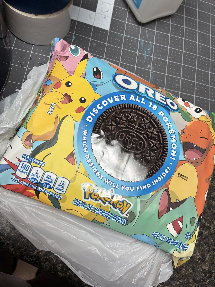 Chat do I open these 4+ year old Pokemon Oreos?
