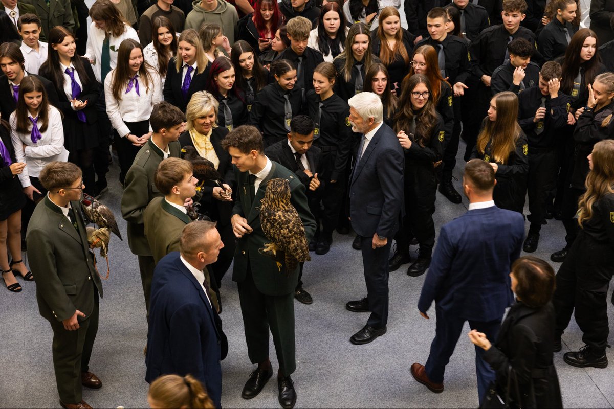 Ústecký kraj je jedním z těch, které označujeme jako strukturálně postižené. Slova však mají sílu. Negativní přívlastky, které jsou regionu dlouhodobě přisuzovány, mu berou sebevědomí a chuť něco měnit. Proto potřebujeme dělat pravý opak – mluvit o tom, v čem se místním daří, a