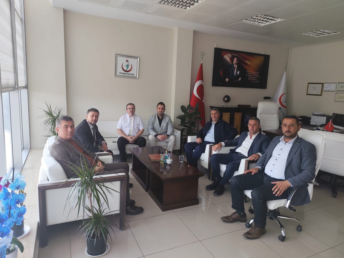 📌Mustafakemalpaşa Devlet Hastanesi Başhekim Yardımcılığı görevine atanan Acil Tıp Uzmanı Dr. Gökhan Torun’a Cumhur İttifakı olarak hayırlı olsun ziyaretinde bulundukYeni görevinde başarılar diliyor, ilçemiz ve hemşehrilerimiz için hayırlı olmasını temenni ediyoruz
<a href="/MutluTurgutt/">Mutlu Turgut</a>