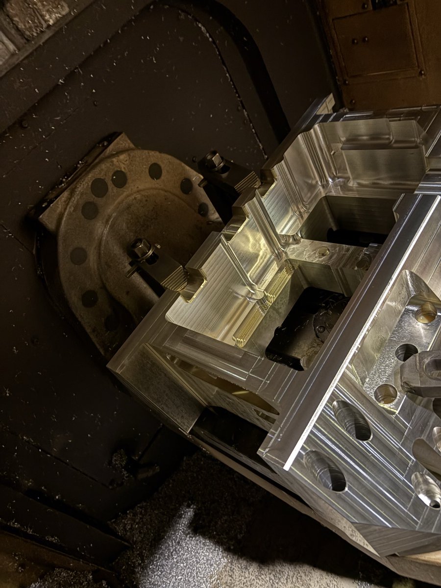 ゴールが見えてきたよ😃
週末に間に合いそう👌