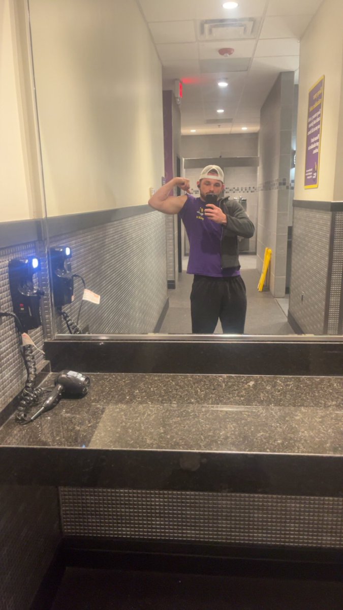 hazelnutzaddy's tweet photo. Snap? Or tap… https://t.co/NxLvWu4fm5