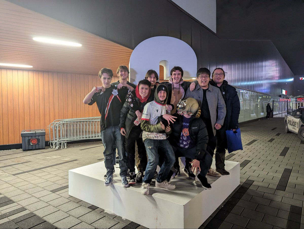 Hybear 💛💙 tweet media