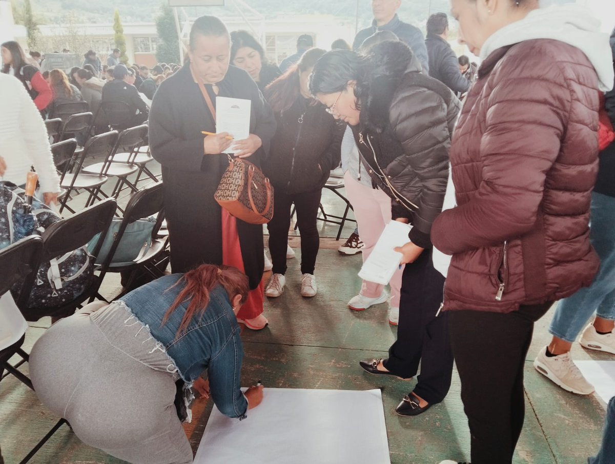 escuela_273's tweet photo. Se llevó a cabo la 1er actividad del proyecto de lectura enlazada con Escuela para padres, contando con aproximadamente 400 padres de familia. 8/10/25 #SoyOcelote #OrgulloYLiderazgo @supervision15bg @dbg_epoem @DGEMSedomex @EdomexDgfa https://t.co/8viDxIubX0