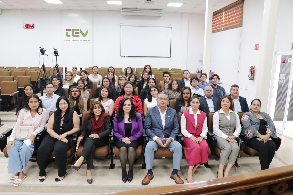 claudia_diazt (@claudia_diazt) on Twitter photo 🟣 Hoy tuvimos el gusto de recibir a docentes y alumnado del Centro Universitario Las Américas, del Puerto de Veracruz, quienes visitaron el <a href="/TEVeracruz/">TEVeracruz</a> para conocer de la labor que realizamos en favor de la justicia electoral y los derechos político-electorales de la ciudadanía 🟣 Hoy tuvimos el gusto de recibir a docentes y alumnado del Centro Universitario Las Américas, del Puerto de Veracruz, quienes visitaron el <a href="/TEVeracruz/">TEVeracruz</a> para conocer de la labor que realizamos en favor de la justicia electoral y los derechos político-electorales de la ciudadanía