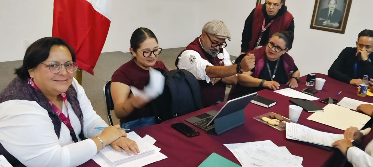 martibatres's tweet image. Ya instalados y brindando atención en Tenango de Doria, Hidalgo. Este equipo está encabezado por el Director de Oficinas de Representación, @RockAvilaISSSTE.