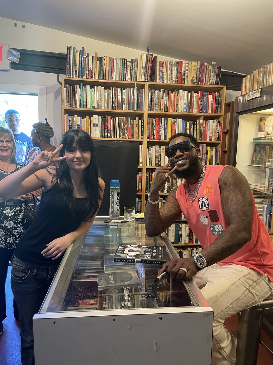 spidercel22's tweet photo. me and gucci mane 😁😁😁 https://t.co/V1IyumdQQZ