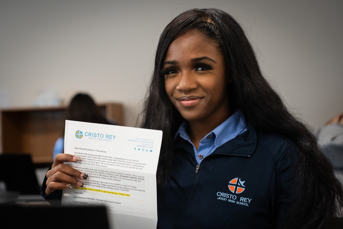 CRJesuit_TC's tweet image. Today, our 9th-grade students received letters revealing their first professional placements. This is an exciting new chapter of growth, learning, and impact for our students. Let&apos;s go, Pumas! #CWSP #PumaPower