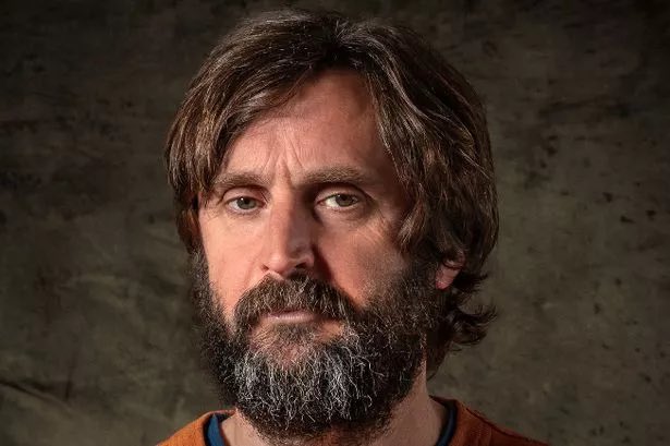 I love how so unassuming and nonchalantly spot on he’s been since the start. Rooting for Joe! 👏🏻 #celebritytraitors