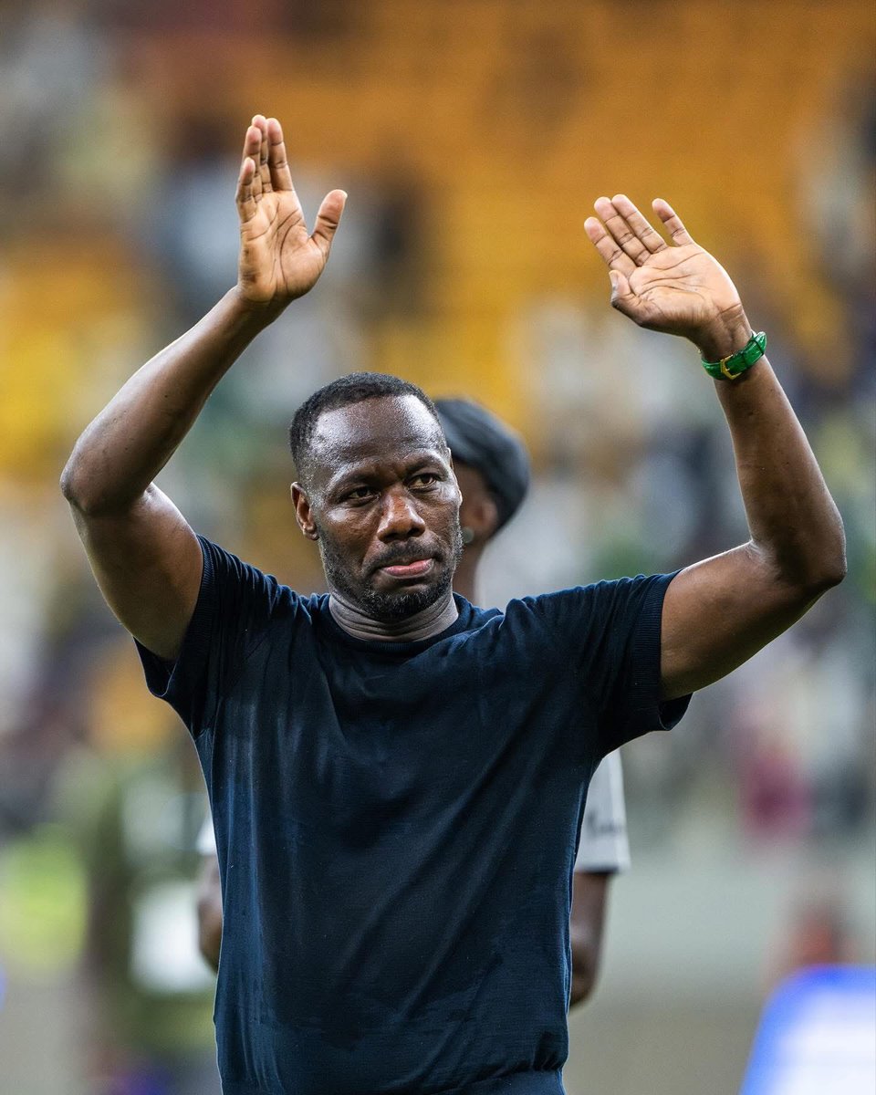 Toujours croire en ses rêves et ne jamais les abandonner, quelles que soient les circonstances : s’instruire, se former, s’engager, expérimenter, savoir faire preuve de patience, se construire et croire en soi. Un homme ambitieux doit se forger des visions positives et se donner