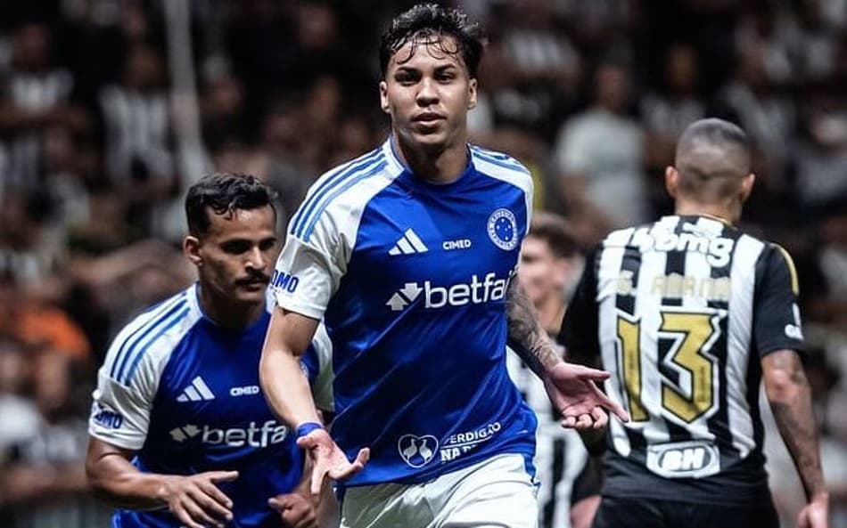 🦊 CRUZEIRO vs ATLÉTICO-MG 🐓

🏆 Títulos de Libertadores: 🦊
🏆 Títulos de Brasileirão: 🦊
🏆 Títulos de Copa do Brasil: 🦊
🏆 Títulos nacionais: 🦊
🏆 Títulos internacionais: 🦊
🏆 Títulos regionais: 🦊
🏆 Títulos estaduais: 🐓
🎖 Finais nacionais: 🦊
🎖 Finais internacionais:
