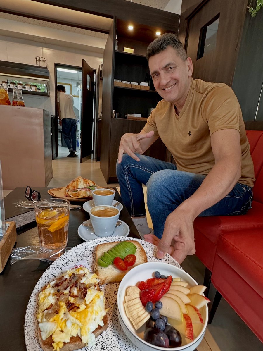 Pensando en Tercer Tiempo!!🏀
Se disfrutará 👊🫶🏻
…me estoy cuidando🙈
🫣Culiados no me lleven por el mal camino.

#cordoba #basquet @maxisuricatasclub #maxibasquet  #calidaddevida #deporte @tostaderodecafeiris