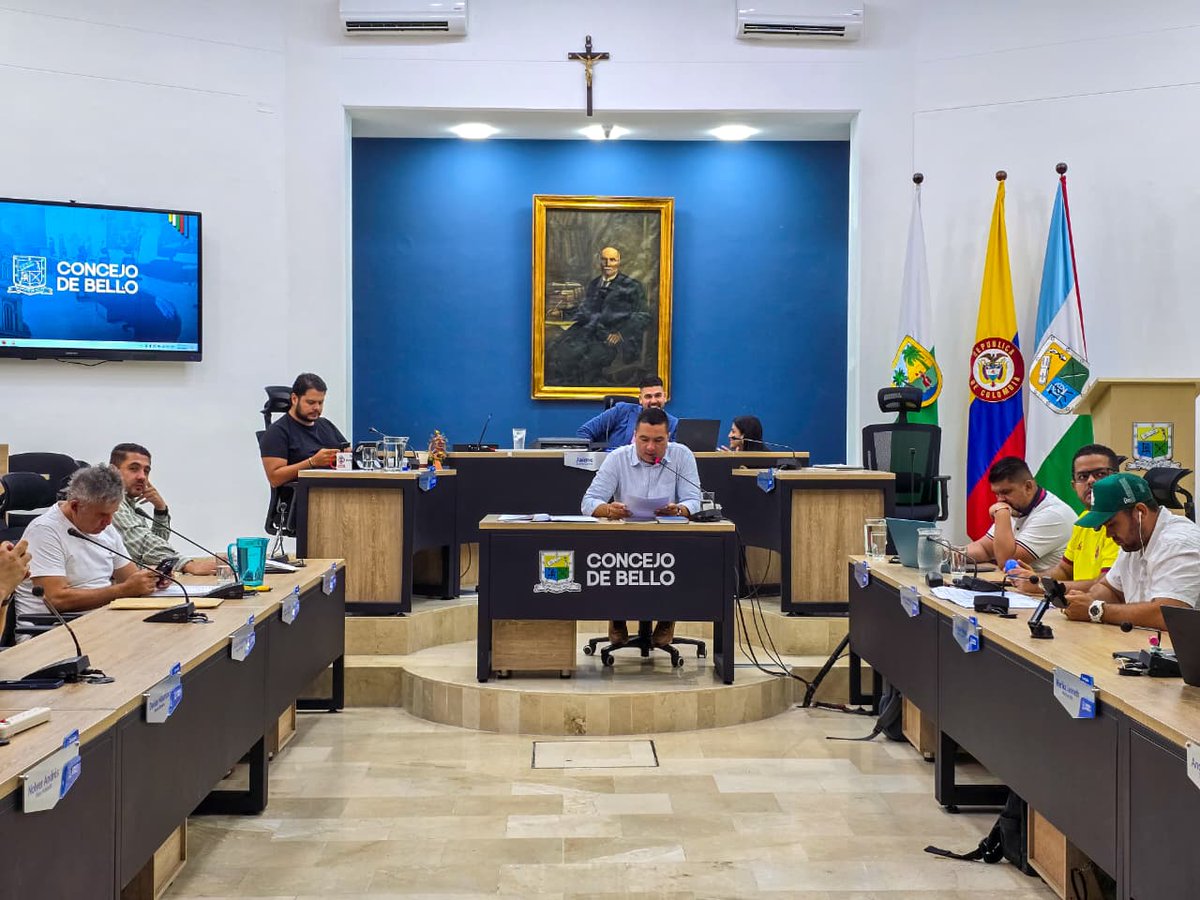 💙🧡 Seguimos avanzando por el deporte bellanita.

En el Concejo Municipal de Bello se realizó la socialización y aprobación en segundo debate del Proyecto de Acuerdo N.º 020 de 2025 del INDER Bello, un paso importante que respalda la gestión institucional y el compromiso por