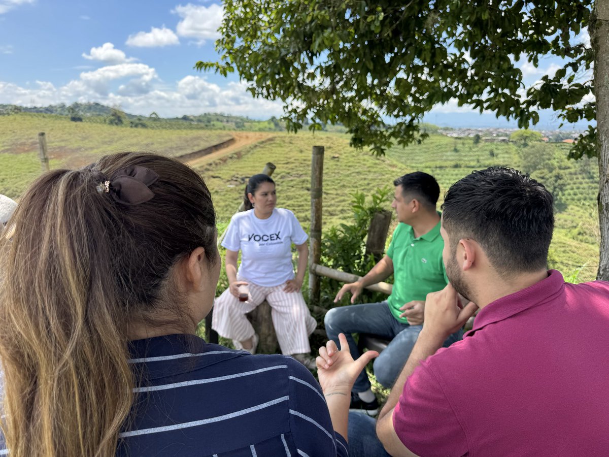 El departamento de Risaralda nos recibe con los brazos abiertos! Desde <a href="/vocexcolombia/">Vocex</a> seguimos recorriendo el país hasta recoger nuestras 500 mil firmas para avalar nuestra candidatura al senado! <a href="/AngieMDamian/">Angie Damian</a> <a href="/IvanCepedaCast/">Iván Cepeda Castro</a> <a href="/RoyBarreras/">Roy Barreras</a>