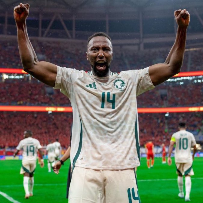 في تصفيات كأس العالم 2026 📊 

"المدافع" حسن كادش :
🕒 لعب (780) دقيقة
☑️ ساهم بـ(3) أهداف
⚽️ سجل (2)
🅰️ صنع (1)
0/0 | إضاعة ركلات جزاء ✅

سالم الدوسري :
🕒 لعب (1243) دقيقة
☑️ ساهم بـ(3) أهداف
⚽️ سجل (2)
🅰️ صنع (1)
3/3 | إضاعة ركلات جزاء ❌❌❌

(يصنعك الإعلام، وتفضحك الأرقام).