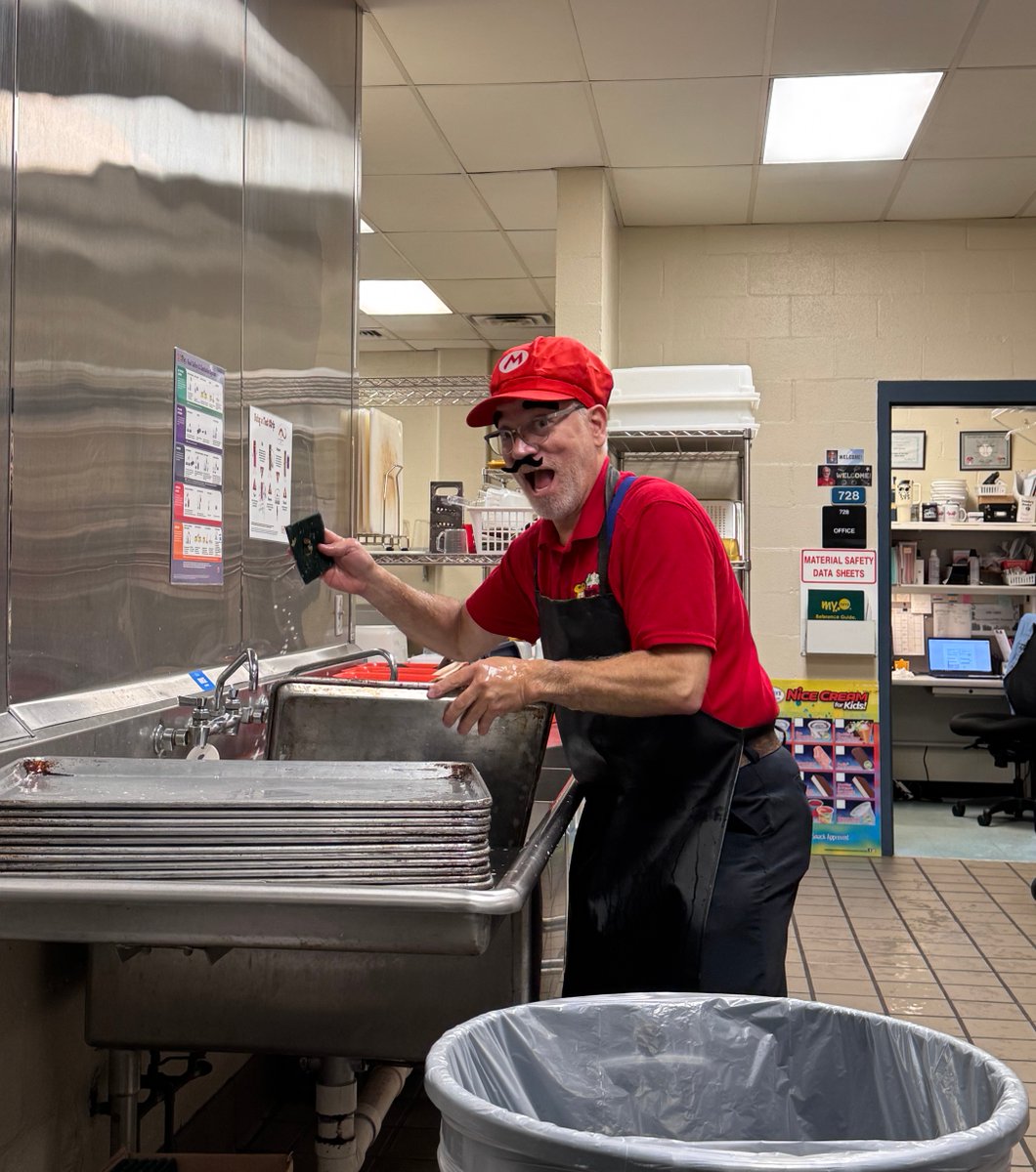 😮Mario and Luigi snuck into the cafeteria at Shiloh Valley Elementary School??? It must have been Italian Day!!! 😆🍝🌍
#loveservingtheu #teamucps #nslw25 #schoollunchrocks 
<a href="/AGHoulihan/">Andrew G. Houlihan</a> <a href="/UCPSNC/">Union County Public Schools</a> <a href="/coolonmoore/">Colon Moore</a>