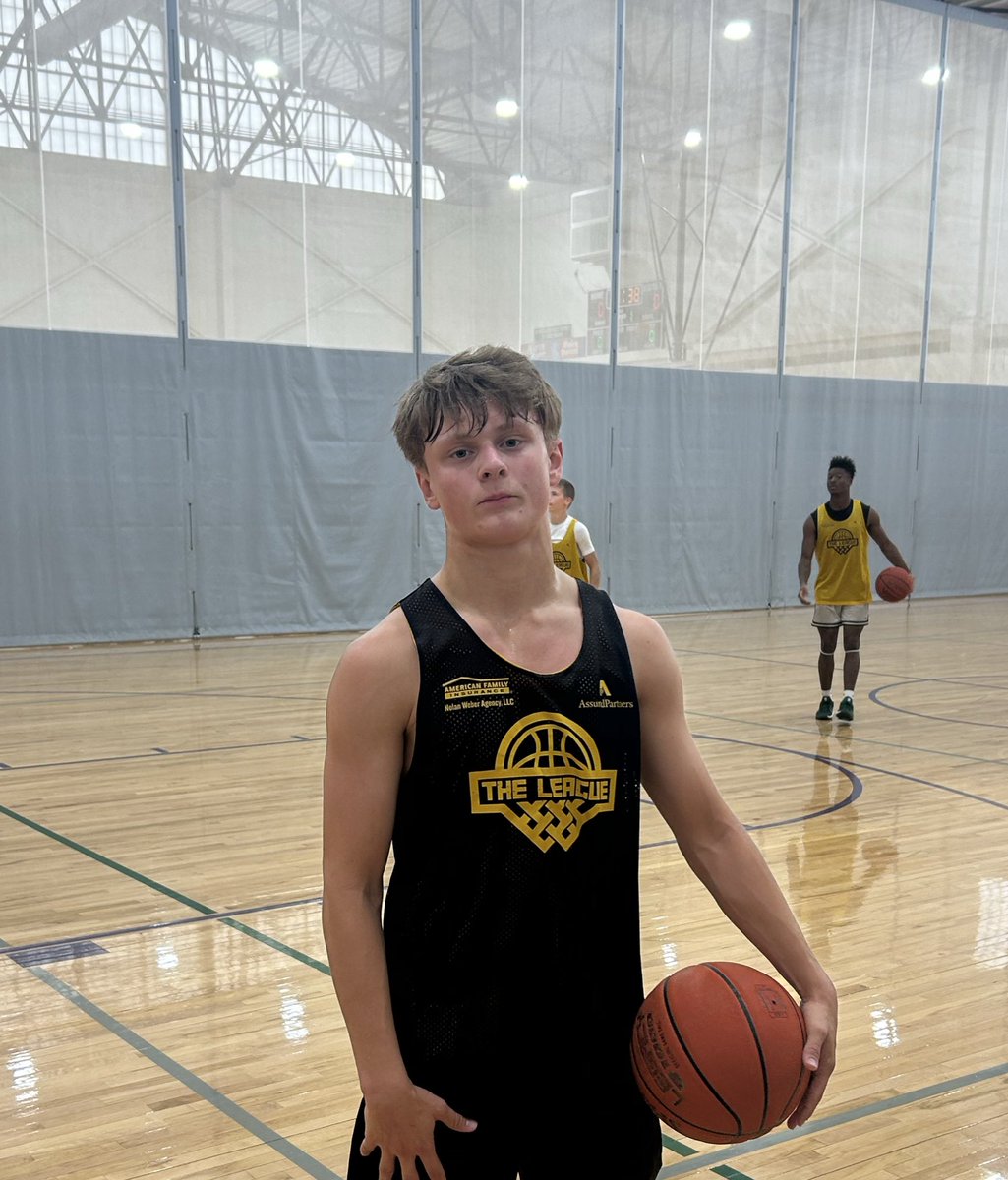 Pete Wedewer (<a href="/WedewerPeter/">Peter Wedewer</a>) is poised to have a coming out year at Wahlert. Junior is a lights out shooter with tight handles to create his own shot. There was a span during last week where he made 5 3’s in a row in a short time frame.