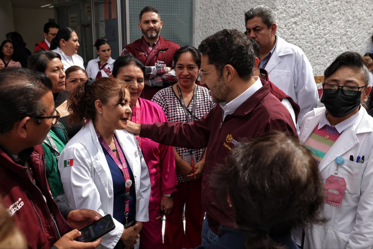 martibatres's tweet image. Me encuentro en Huauchinango, Puebla con las brigadas del @ISSSTE_mx que destinamos para la atención a la comunidad afectada por las lluvias. Afortunadamente la población se acerca a la Clínica Hospital y aquí se les brinda información, medicamento necesario o se le canaliza a…