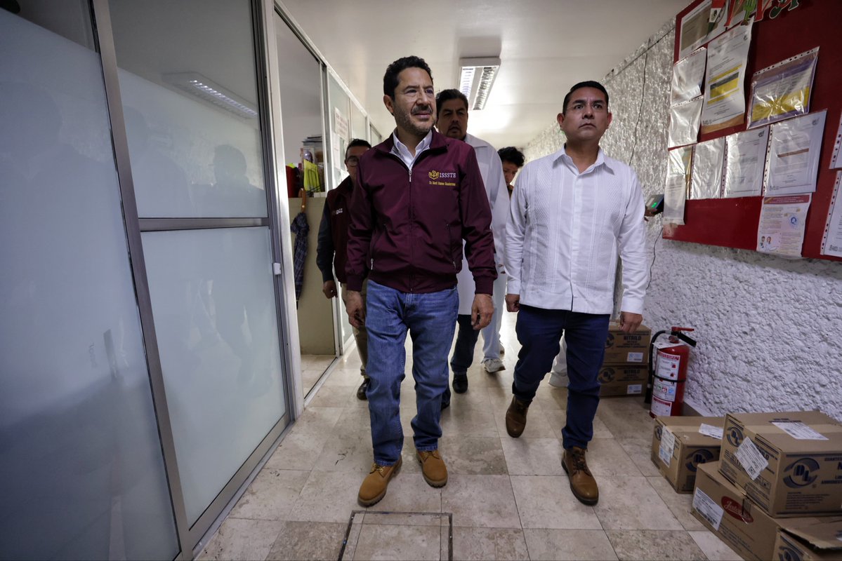 martibatres's tweet image. Me encuentro en Huauchinango, Puebla con las brigadas del @ISSSTE_mx que destinamos para la atención a la comunidad afectada por las lluvias. Afortunadamente la población se acerca a la Clínica Hospital y aquí se les brinda información, medicamento necesario o se le canaliza a…
