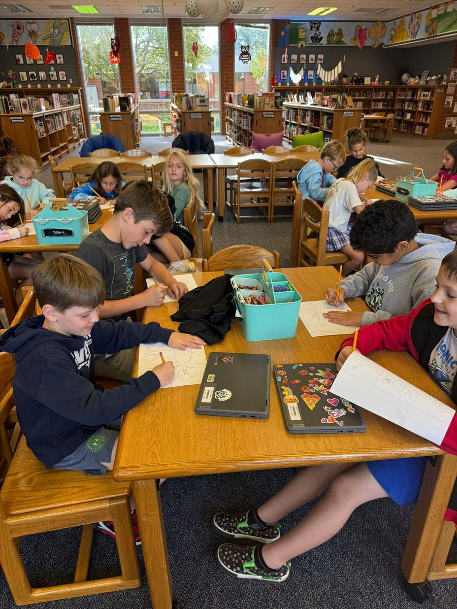 MrsLibraryLady8's tweet image. We&apos;ve been doing Doodle Warm-ups this week, and the students are really enjoying them! They receive hints about which animal to sketch and have a minute to draw it to see if they guessed correctly. It&apos;s a fun and effective way to get their minds ready for library time. #DoodleFun…