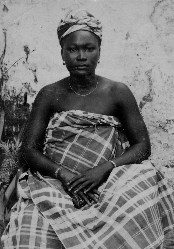 A portrait of a Fante woman (1905).