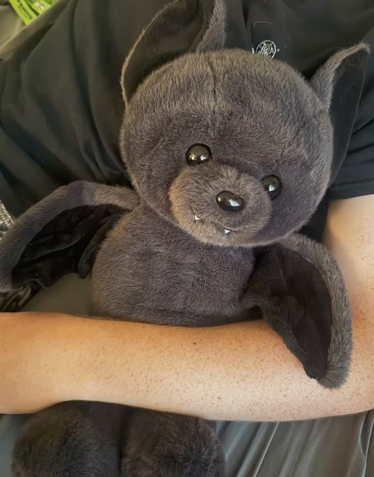 blinbelinsky's tweet photo. мне очень нужна эта мышь категорически она должна быть моей 😭 https://t.co/5gBeJo4Xpl