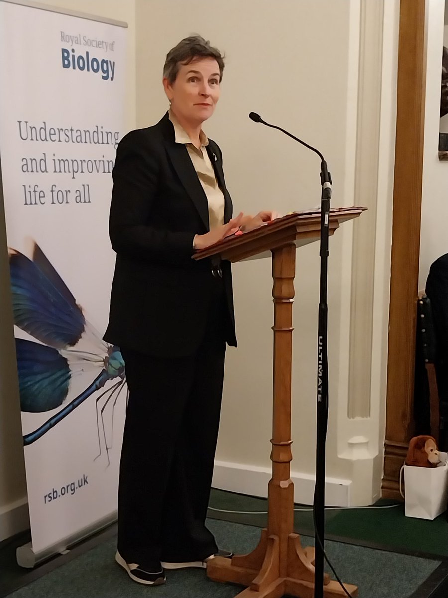 STEMLearning_AS's tweet image. Delighted to attend the @RoyalSocBio Awards & Celebration event @HouseofCommons this evening celebrating pupils, #teachers and presenting President medals to deserving Members & Fellows #inspiring all attended by @MaryCreagh_ MP championing #Biology & #Biosciences in society