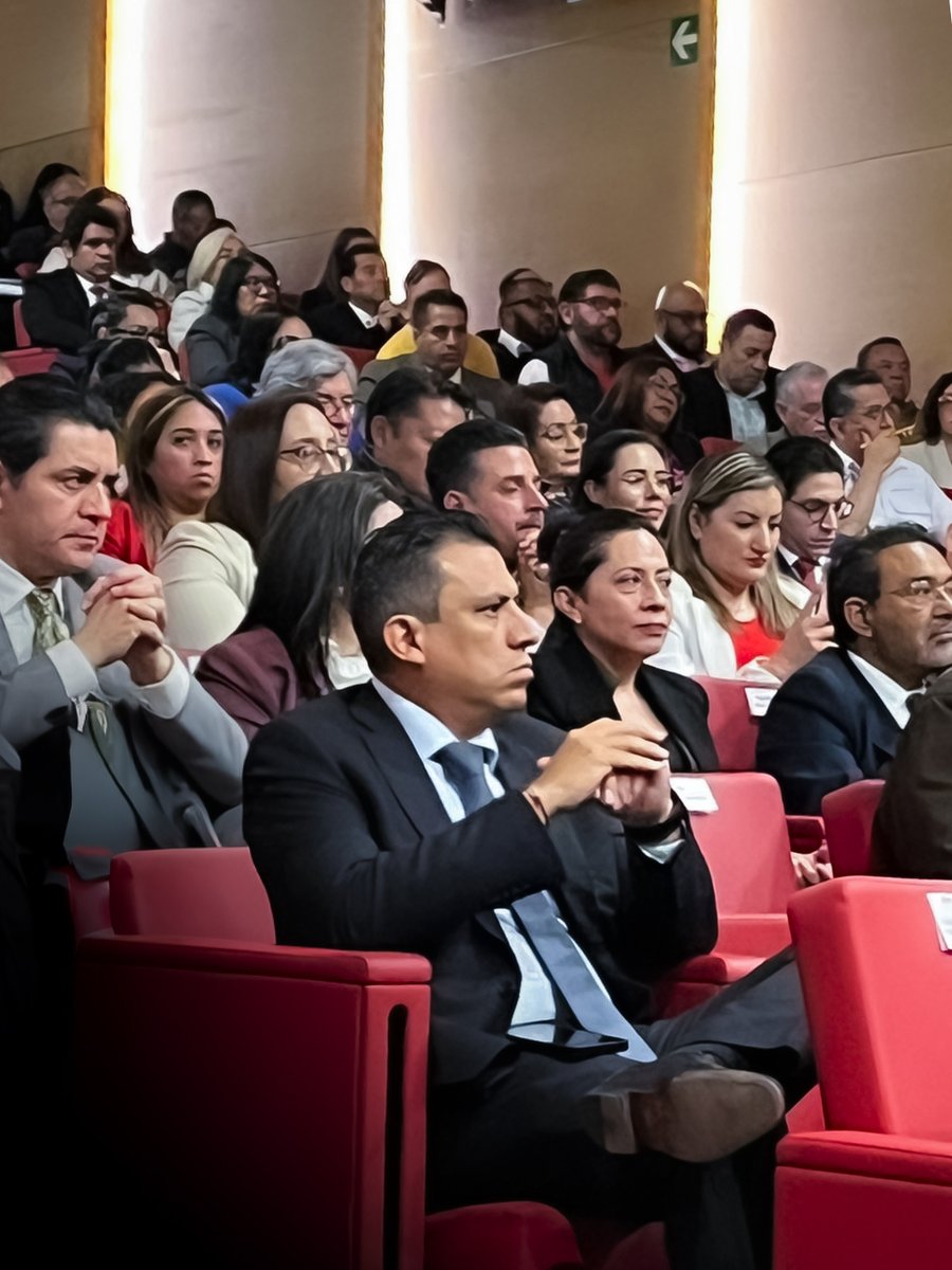 📆 #AgendaDelDía

El Mtro. Gilberto Camacho Botello (<a href="/Gilardino400/">Gilberto Camacho Botello</a>), Encargado de #PRODECON, asistió a la presentación de la Guía de inducción a la Administración Pública Federal y la Guía para el seguimiento de acciones y recomendaciones de la <a href="/ASF_Mexico/">Auditoría Superior</a>.

Estas herramientas