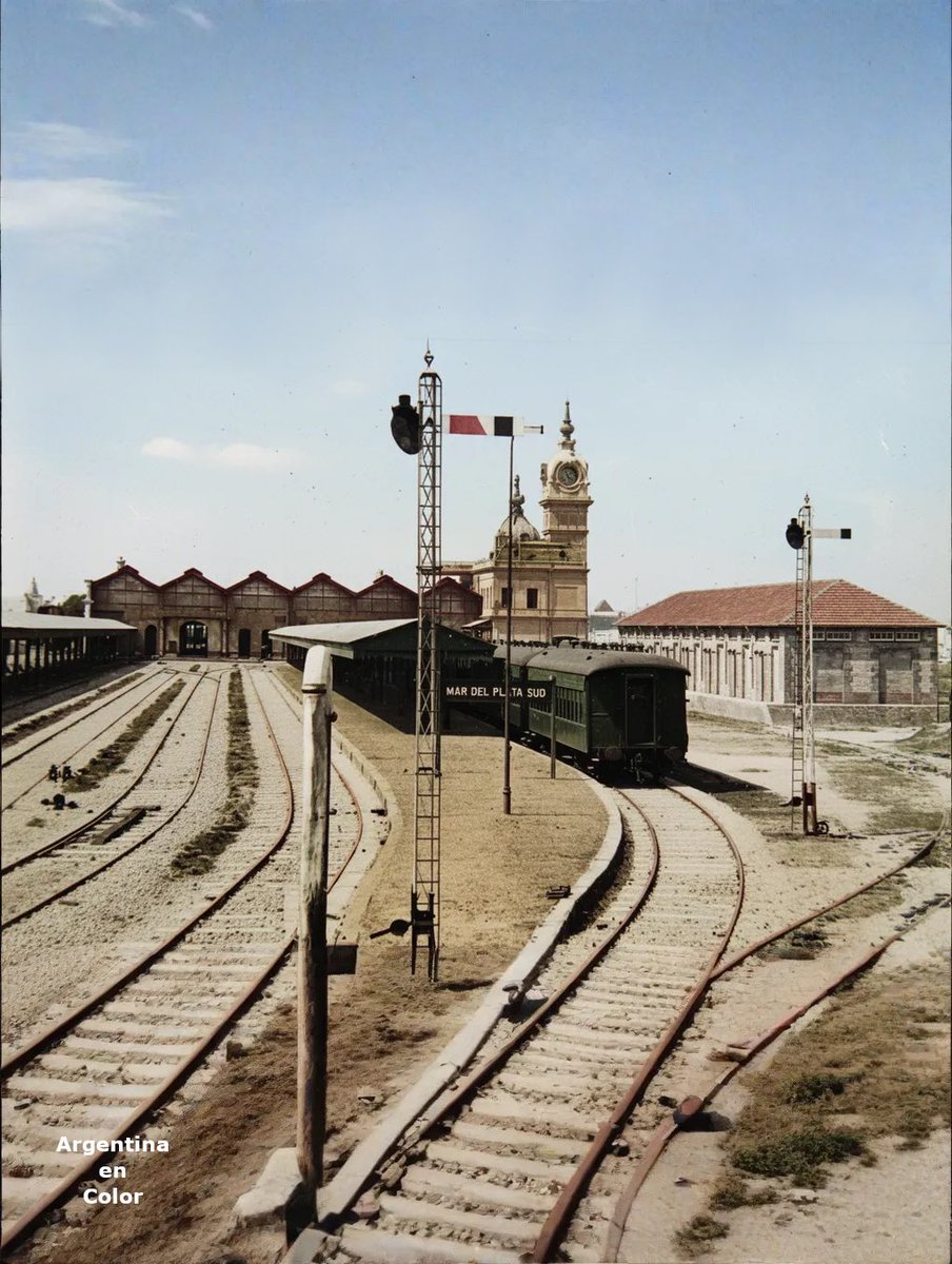 Argentinaacolor's tweet image. La grandiosa estación del Ferrocarril del Sud, Mar del Plata. Décadas del 20 y 30.