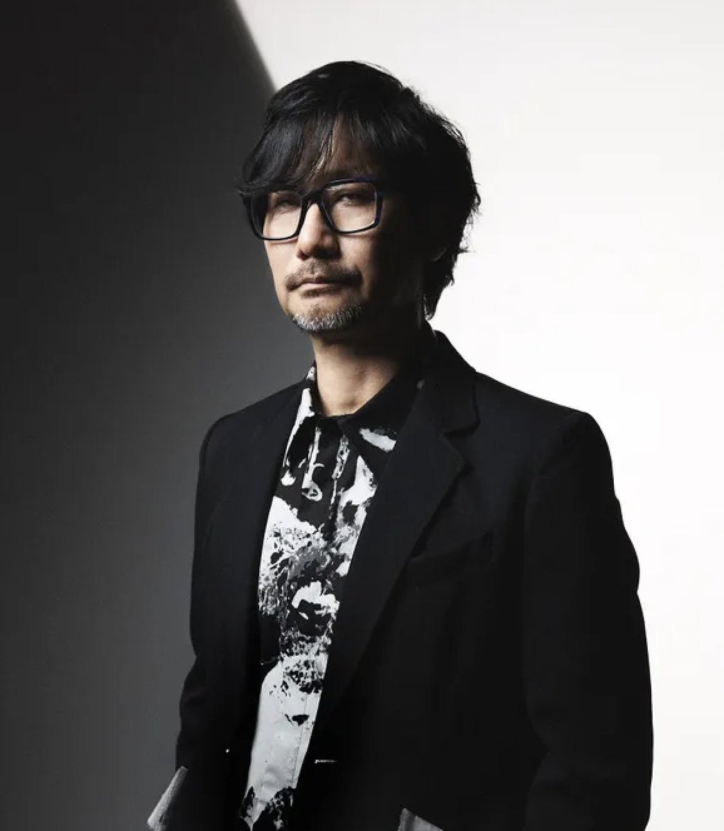 CultureCrave's tweet image. Hideo Kojima on AI 

&quot;A lot of people use AI in creative work to come up with ideas, but I think of AI as more of a friend ... I would lead the creative part and use AI to boost efficiency&quot;

&quot;I&apos;d like AI to handle the tedious tasks that would lower cost and cut down on time ...…