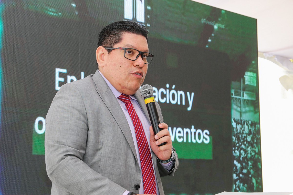 Arcotel_ec's tweet photo. Asistimos a #EXPOTEC, evento del @CIEEPI, donde especialistas colaboran en el desarrollo de nuevas tecnologías.
Nuestro Director Ejecutivo, Mgtr. Jorge Hoyos, destacó la influencia positiva de una regulación estratégica, abierta a las propuestas de los gremios profesionales. https://t.co/BTfsviSNvT