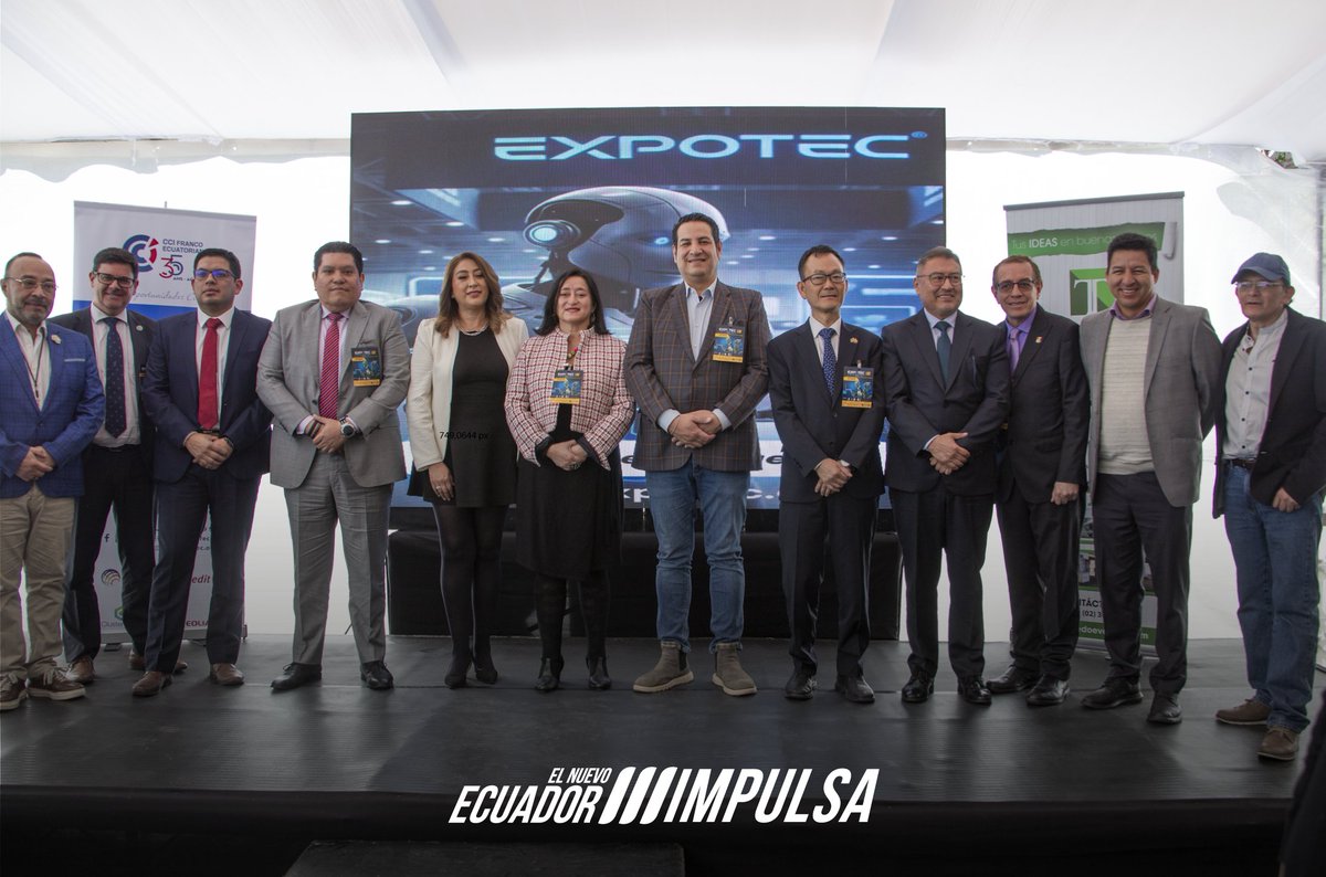 Arcotel_ec's tweet photo. Asistimos a #EXPOTEC, evento del @CIEEPI, donde especialistas colaboran en el desarrollo de nuevas tecnologías.
Nuestro Director Ejecutivo, Mgtr. Jorge Hoyos, destacó la influencia positiva de una regulación estratégica, abierta a las propuestas de los gremios profesionales. https://t.co/BTfsviSNvT