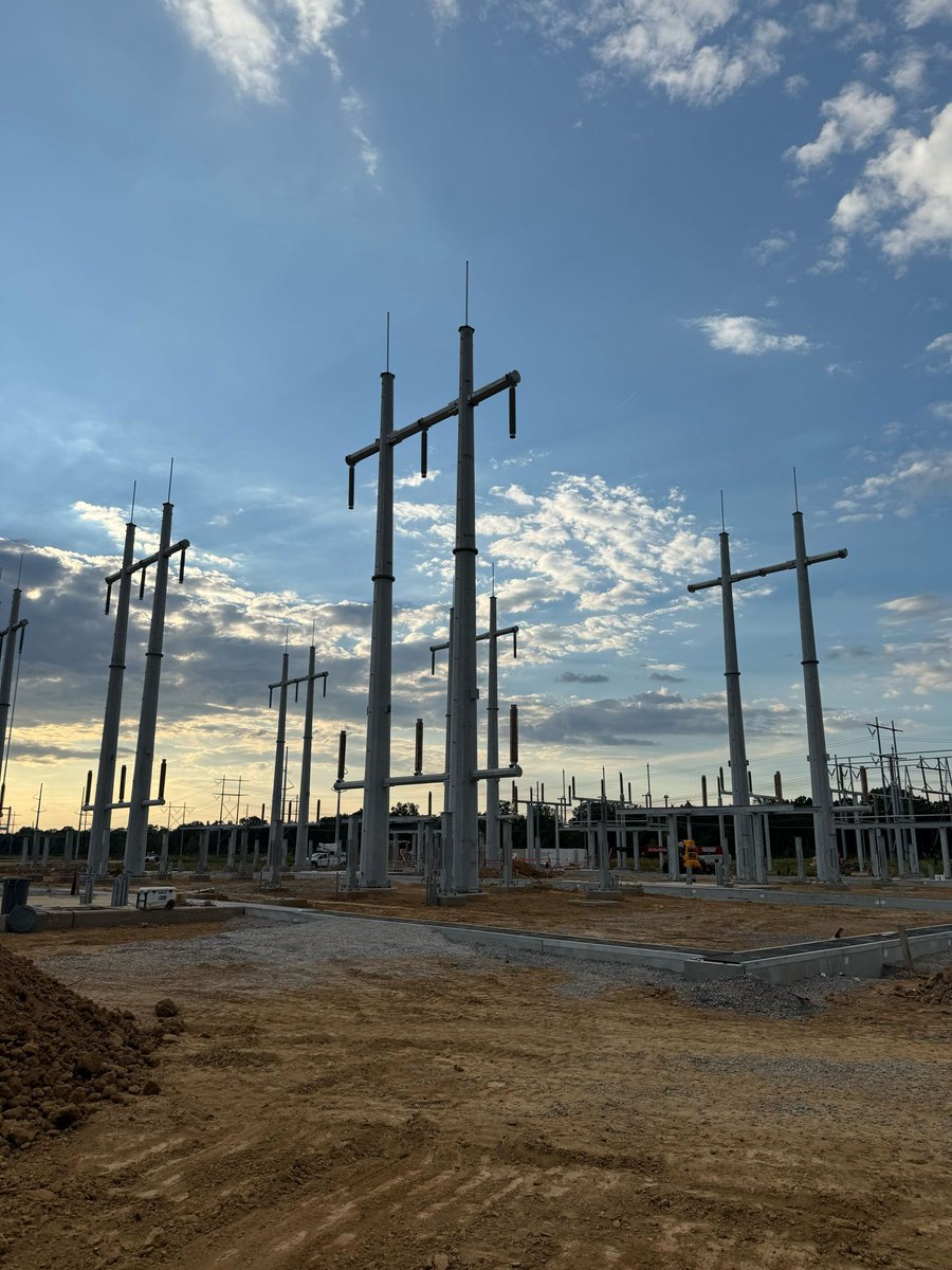 ashergenoot's tweet image. Glad for these high voltage lines to be coming up. @EntergyLA crushing it