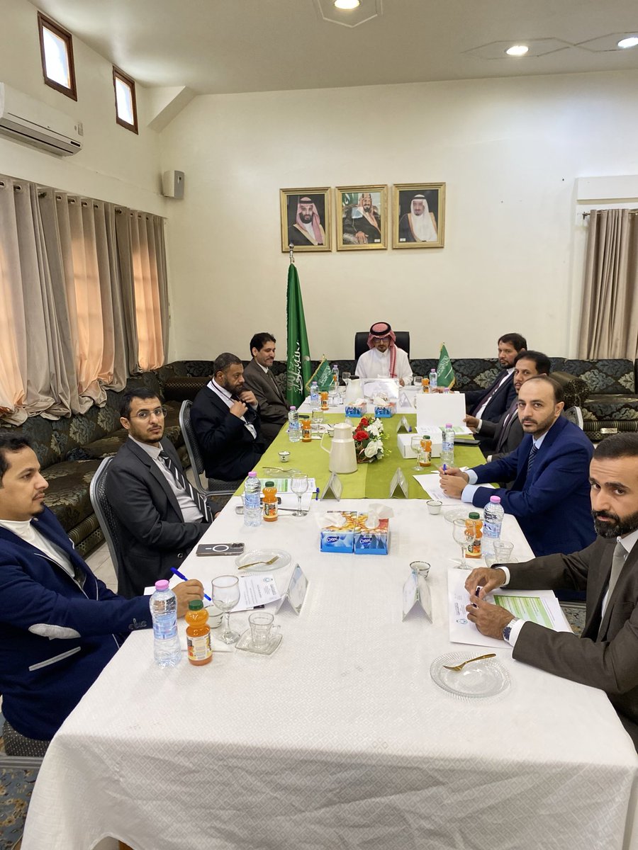برئاسة سعادة سفير خادم الحرمين الشريفين لدى الجزائر الدكتور عبدالله بن ناصر البصيري، و مشاركة أعضاء المجلس، عقد الاجتماع الثاني لمجلس إدارة المدرسة للعام الدراسي ١٤٤٧ هـ و ذلك لمناقشة موضوعات جدول الأعمال و إقرار التوصيات بشأنها.
<a href="/bussairy_/">عبدالله بن ناصر البصيري</a>