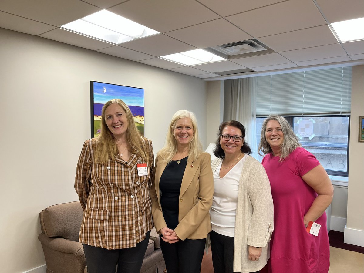 CAMIMH_ACMMSM's tweet photo. CAMIMH members had the opportunity to meet with leaders on Parliament Hill during Mental Illness Awareness Week to share insights and recommendations for improving Canada’s mental health system.
#MIAW2025 #RightNotPrivilege https://t.co/AF9DjSDk4d