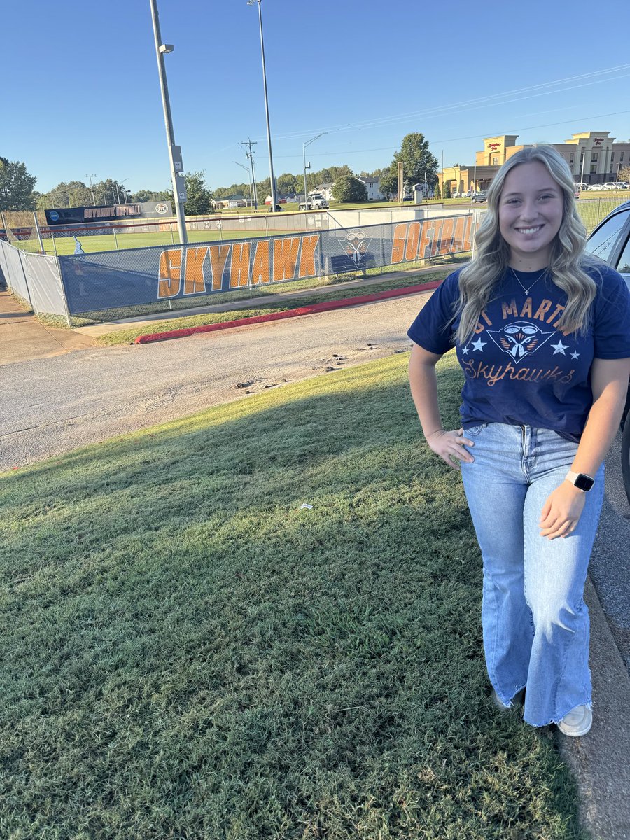 Payton_Renee27's tweet image. So glad to be back down to @UTMSoftball for a visit today! A huge thank you to @ChelseaEFarmer @UTM_DFarmer and @maddiebowlds for an amazing experience. Feeling beyond blessed🧡💙 Go Skyhawks!!! @UnityPirillo