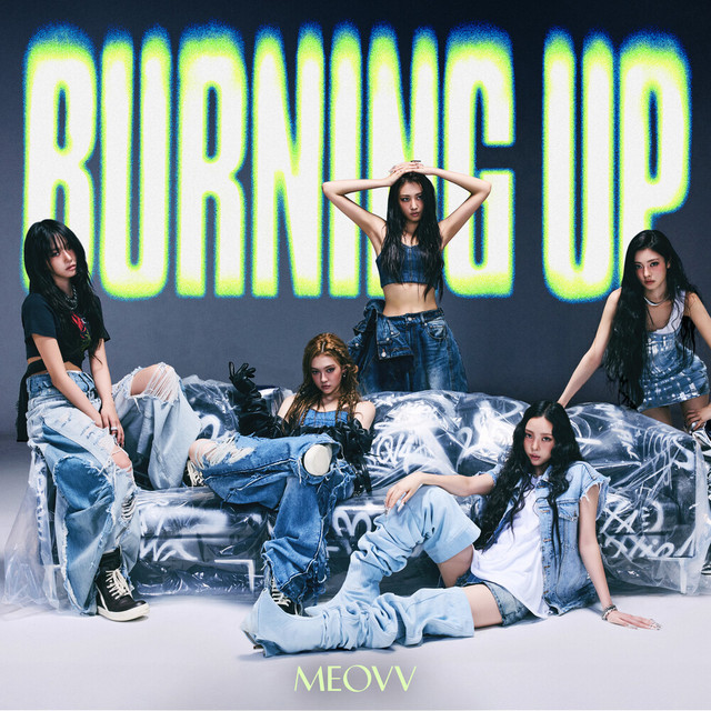 🎤✨ #Release | Las talentosas chicas de MEOVV han estrenado su sencillo especial, 'BURNING UP' 💥💚

🟥 MV: youtu.be/hlULtigNNao?si…
🟩 Spotify: open.spotify.com/intl-es/album/…
⚪ Apple: music.apple.com/us/album/burni…

#MEOVV #미야오 #BURNINGUP #MEOVV_BURNINGUP <a href="/OFFICIAL_MEOVV/">MEOVV</a>