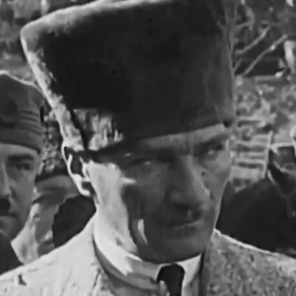 "Düşman yalnız hariçte değildir. Dâhilde de bu milletin hayatıyla oynamak isteyen düşmanlar var."

— Atatürk (20 Mart 1923)