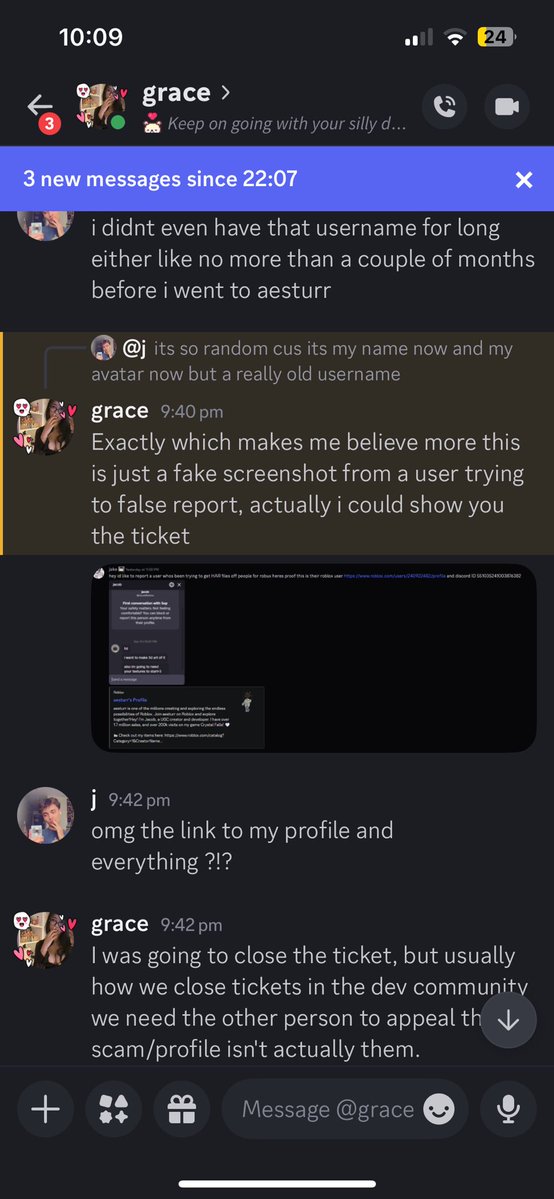 aesturr's tweet image. ROBLOX SCAM
be careful if anyone messages you claiming that they have had a report you have been trying to scam someone lol!! tried to cooperate but when to verify in the server they wanted me to add a javascript file in my bookmarks i suddenly became a scammer.. #RobloxDev