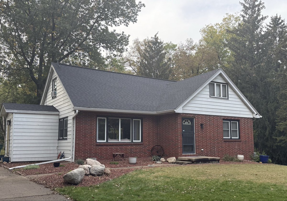 FutureEdgePlus's tweet image. Ask @grok to give a house a new design makeover… then take it over to Grok’s imagine feature and create a video of the new home in action. I would think this would be a construction / realtor companies dream! Took less than 2 minutes!
Reach out if you want to know specifics 👍…