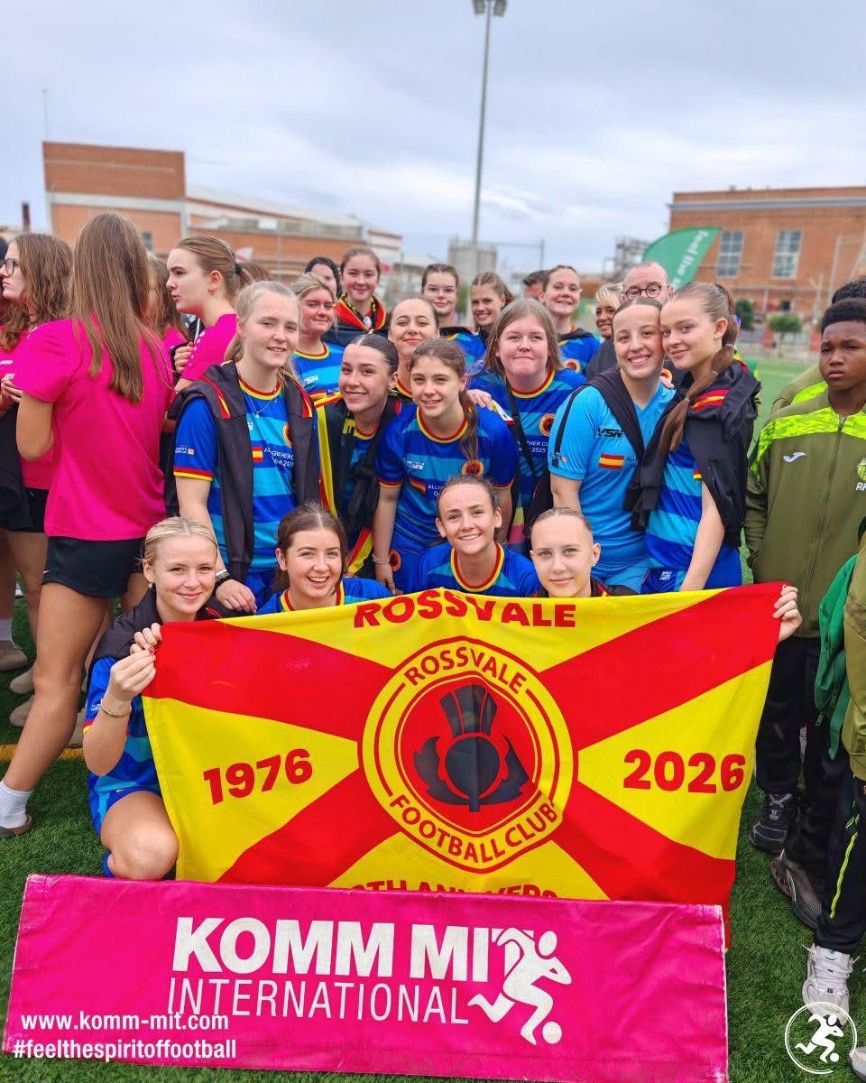Still time to vote for our amazing U18 girls and coaches after their win today in the Altogether Cup in Barcelona and now on track for an unprecedented quadruple title win 🏆 🏆 🏆 🏆 
Vote using the link below. Closes tonight ❤️💛💙

scotwomensfootball.com/scottishpower-…