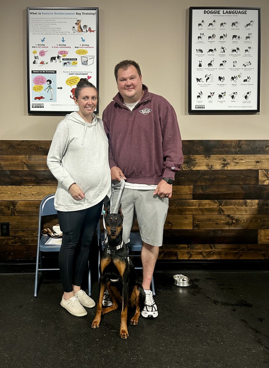 bestpawforwardw's tweet image. Congrats #BasicManners gradas! These incredible duos honed their skills each week. Every dog shined as they boosted their focus on their handler and made smart choices - even in the presence of many distractions! 
#GradPhotos #Dogs #Coaching #RewardBasedTraining #TopChoiceWinner