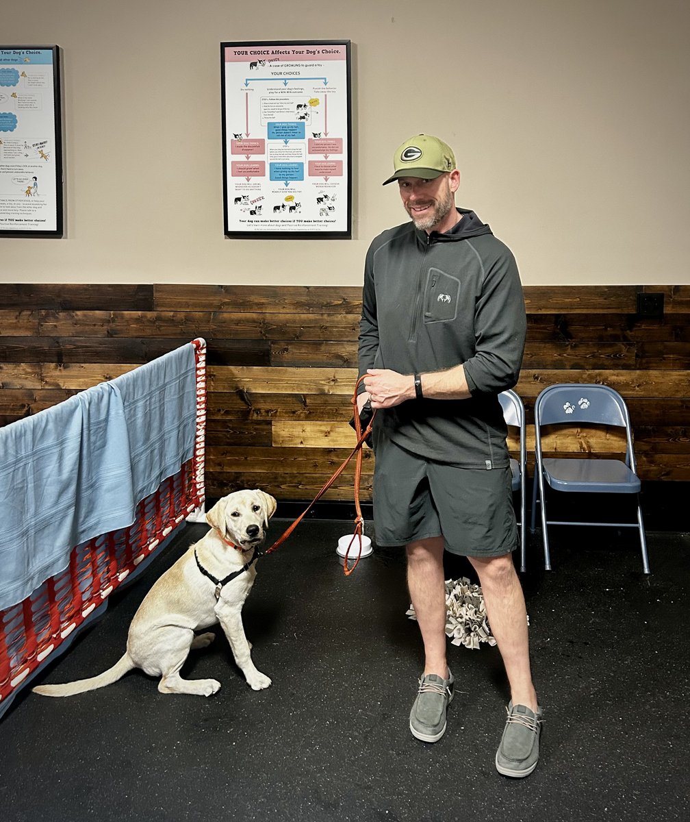 bestpawforwardw's tweet image. Congrats #BasicManners gradas! These incredible duos honed their skills each week. Every dog shined as they boosted their focus on their handler and made smart choices - even in the presence of many distractions! 
#GradPhotos #Dogs #Coaching #RewardBasedTraining #TopChoiceWinner