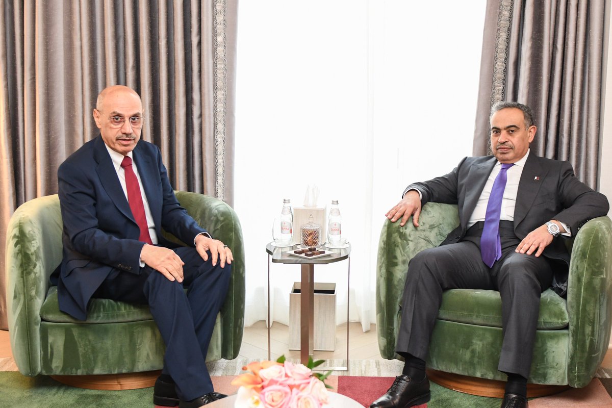 isdb_group's tweet image. On the sidelines of the 2025 #WBGMeetings and #IMFMeetings in #WashingtonDC, H.E. Mr. Ali bin Ahmed Al Kuwari, Minister of Finance and #IsDB Governor for the State of #Qatar 🇶🇦, met with H.E. Dr. Muhammad Al Jasser, Chairman of the Islamic Development Bank (IsDB) Group.

The two…