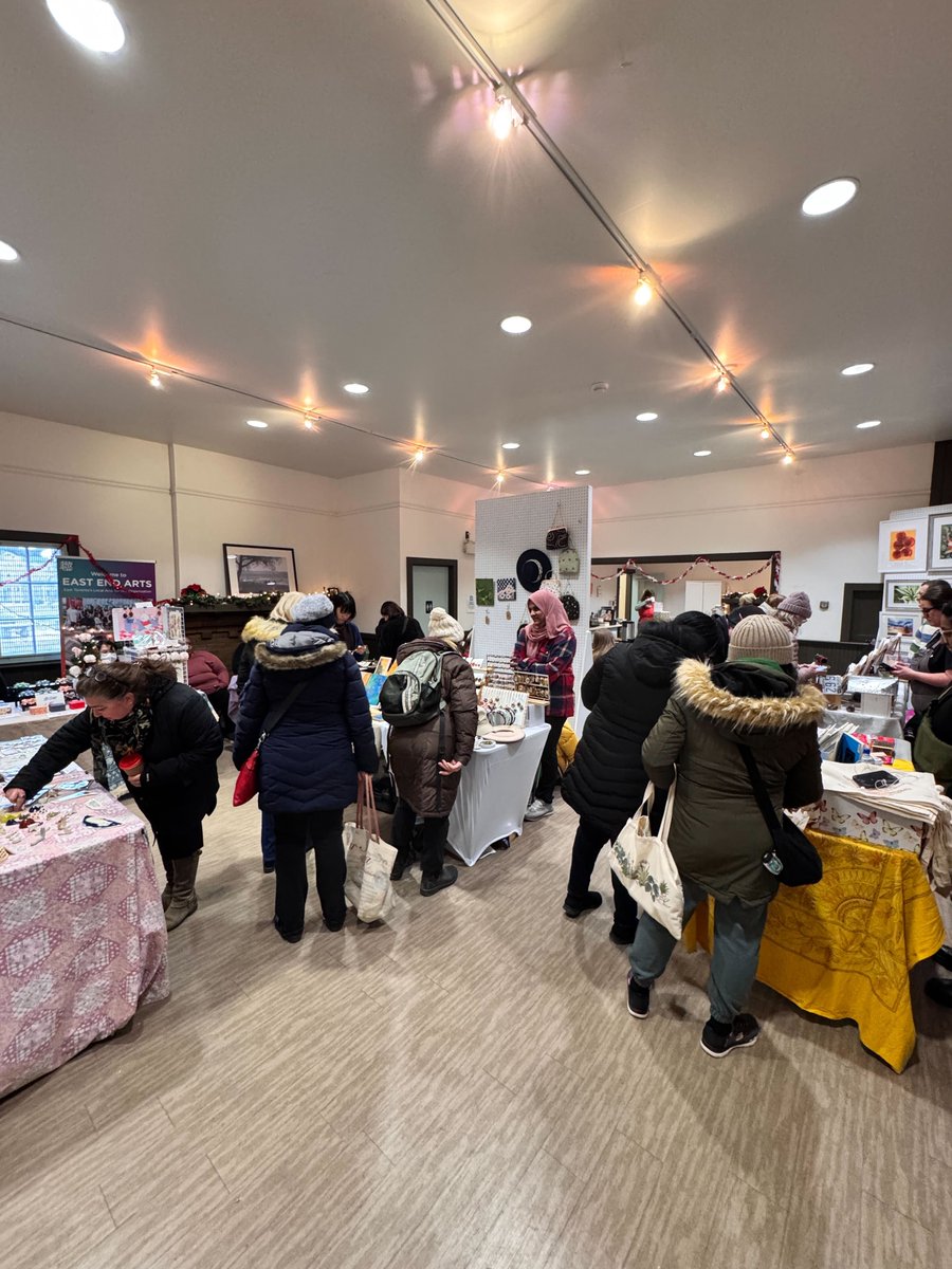 📣 Attention #TorontoArtists! Apply to join us for our second annual Holiday Arts Market!❄️ Happening Sat Dec 6, 2025, 11am-4pm 🤲, and we are prioritizing local east end emerging artists who sell items that they personally make or design themselves. More: eastendarts.ca/call-for-artis…
